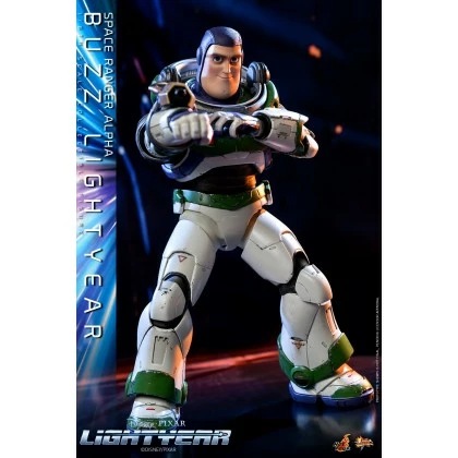 Space Ranger Alpha Buzz Lightyear - Hot Toys MMS634 Lightyear 1/6th Scale Collectible Figure 6 Space Ranger Alpha Buzz Lightyear - Hot Toys MMS634 Lightyear 1/6th Scale Collectible Figure - Image 4